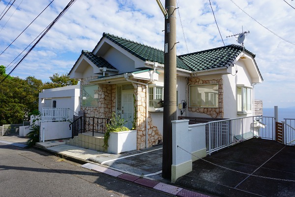 熱海市 桜沢別荘地内 海 市街一望の温泉付リフォーム済中古戸建 熱海 湯河原 南箱根の不動産 別荘はワンストップ 熱海市役所横