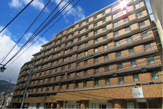 ライオンズマンション湯河原第2・温泉大浴場&サウナ完備!温泉情緒と生活利便性が調和するマンション 9階