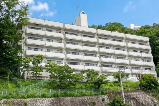 ライオンズマンション熱海伊豆山・名湯と絶景を日常にする温泉大浴場付 角部屋・最上階5階