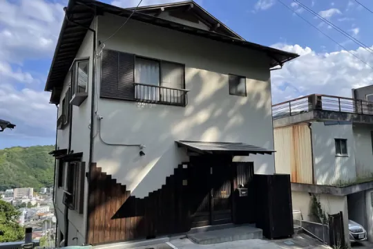 湯河原町宮下・街並み&海&花火望むリフォーム済温泉付大型戸建