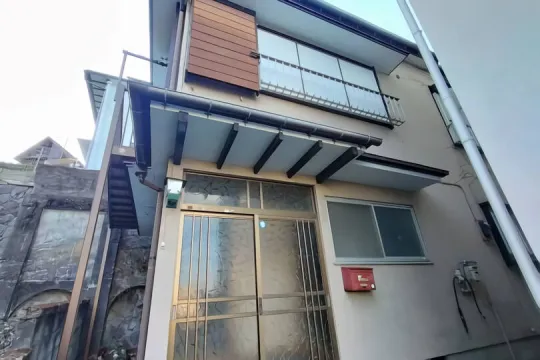 真鶴町真鶴・駅徒歩圏 スーパー&個人商店が点在 生活便良好な中古戸建