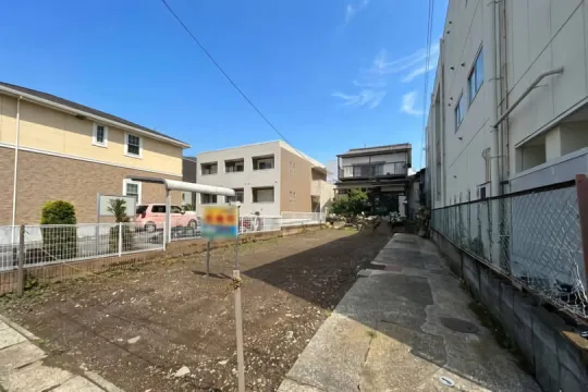 湯河原町土肥・駅徒歩圏&情緒と高い利便性が融け合う売地 約32坪