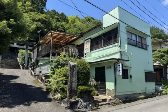 真鶴町岩・岩海岸を身近に感じる昭和レトロな売旅館